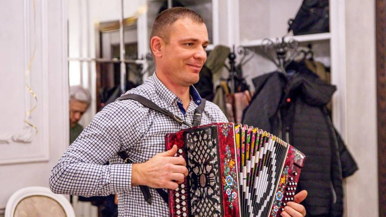 Песни под гармонь