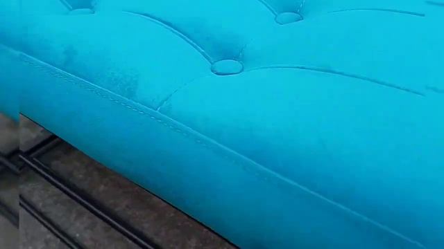 Банкетка в передпокій прекрасне рішення для доповнення дизайну вітальні або коридору