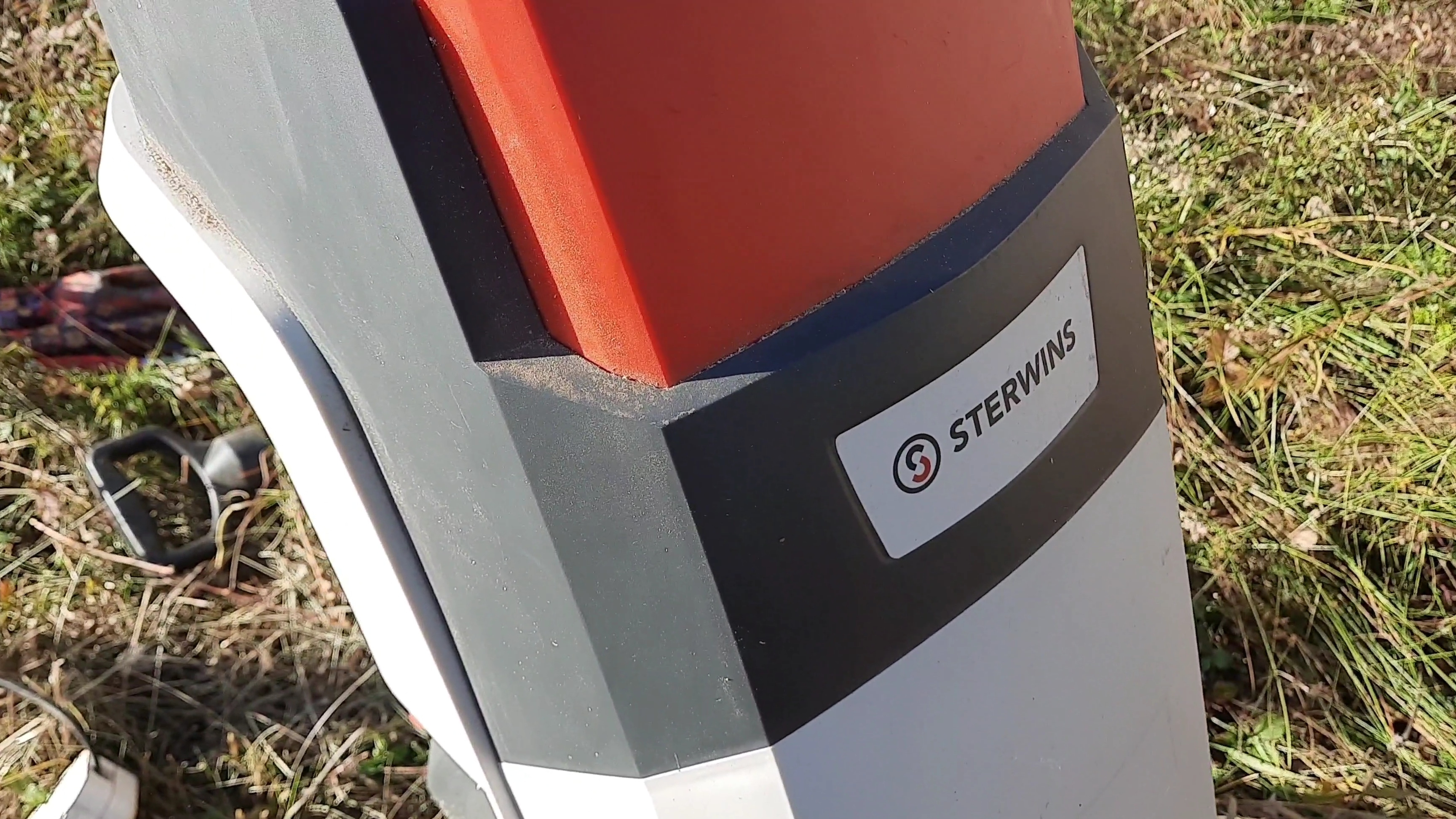 Электрический садовый измельчитель Sterwins смотреть онлайн