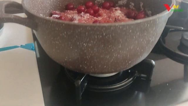 Варенье из вишни без косточек. Как варить и проверить готовность