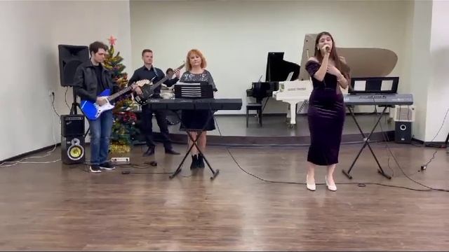 В мире скоро Новый Год авторская песня Алина Роуз и Маргарита