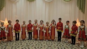 Русская народная песня "А курочка по сеничкам"
