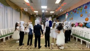 Новогодний утренник,  игра «Ходит Дедушка Мороз»  сл. и муз. А. Чугайкиной