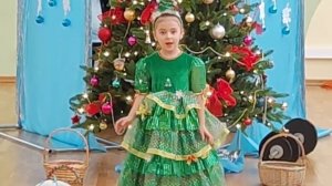 “Котёнок и щенок” -  поет учащаяся Музыкальной школы РКГ ВГУЮ (РПА Минюста) Виктория Сторчевая