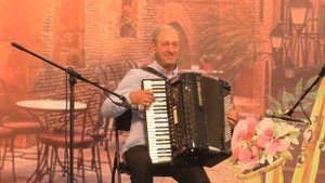 Романс "Калитка" Играет Владимир Никулин (аккордеон)