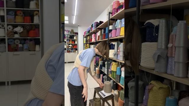 Бомбические новинки пряжи со клада. Образцы из пряжи с кашемиром.