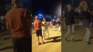 Вечерняя Италия. Вечерами в парках и на набережной везде итальянцы танцуют. ❤️❤️❤️