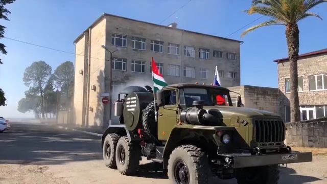 Специалисты подразделений РХБЗ Минобороны России в Очамчири смотреть онлайн