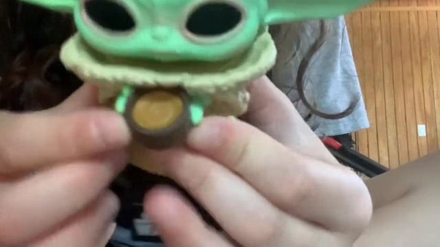Baby Yoda Funko Pop Unboxing + Review!! смотреть онлайн