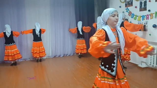 Башкирский танец - хореографический ансамбль "Радость", преподаватель Алимова Л.Р смотреть онлайн