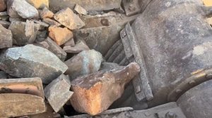 Строительство, дробление щебёнки