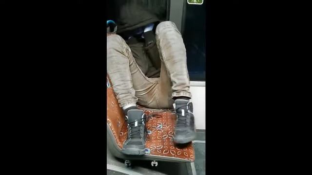 Только крокодилы спасут эту страну от вампиров! смотреть онлайн