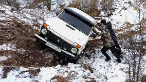 Чуть не перевернул НИВУ на горке