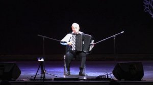 Н. Малыгин Концертная обработка песни "Оренбургский пуховый платок" Исполняет Николай Малыгин (баян)