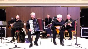 "Девушка из Ипанемы" Играют: Владимир Никулин (аккордеон) - Андрей Гуревич (балалайка) Новосибирск