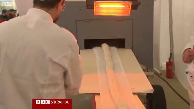 У Мілані спекли найдовший у світі багет