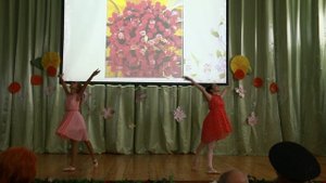 MVI 9235_13.10.17г_Танец "Нас учили быть птицами"