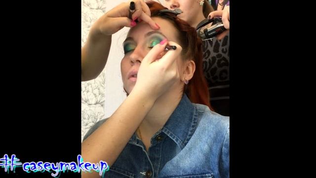 Ксения Саватеева. Урок макияжа с цветными смоки айз смотреть онлайн