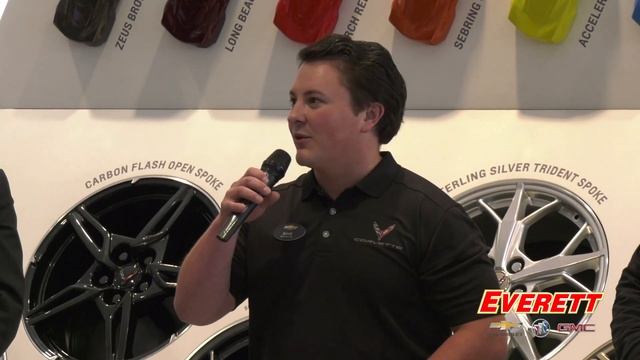 Everett Introduces The 2020 C8 Corvette Stingray смотреть онлайн