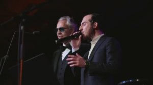 Андреа Бочелли и Шулем Леммер — Пади в мои объятья | Andrea Bocelli and Shulem Lemmer — Fall On Me