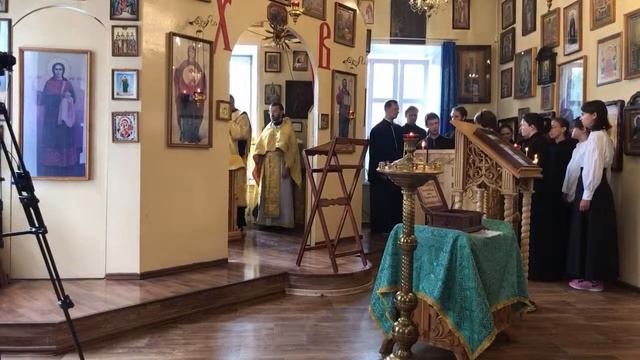 Божественная литургия с византийскими песнопениями.