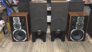 Onkyo Monitor 100R