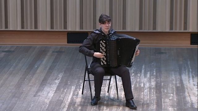 Лауреат I степени Александр ГЛУШКОВ (баян) V категория1 тур