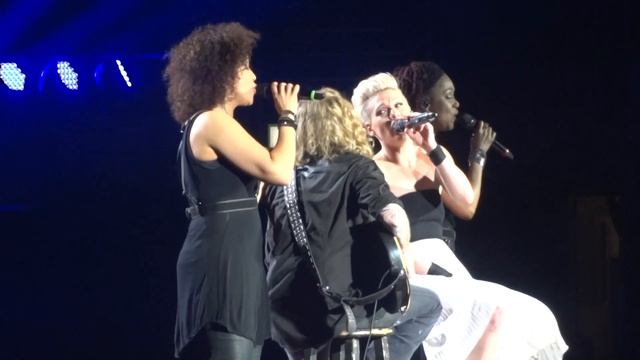 Pink - Perfect - London O2 - 24/04/13 смотреть онлайн