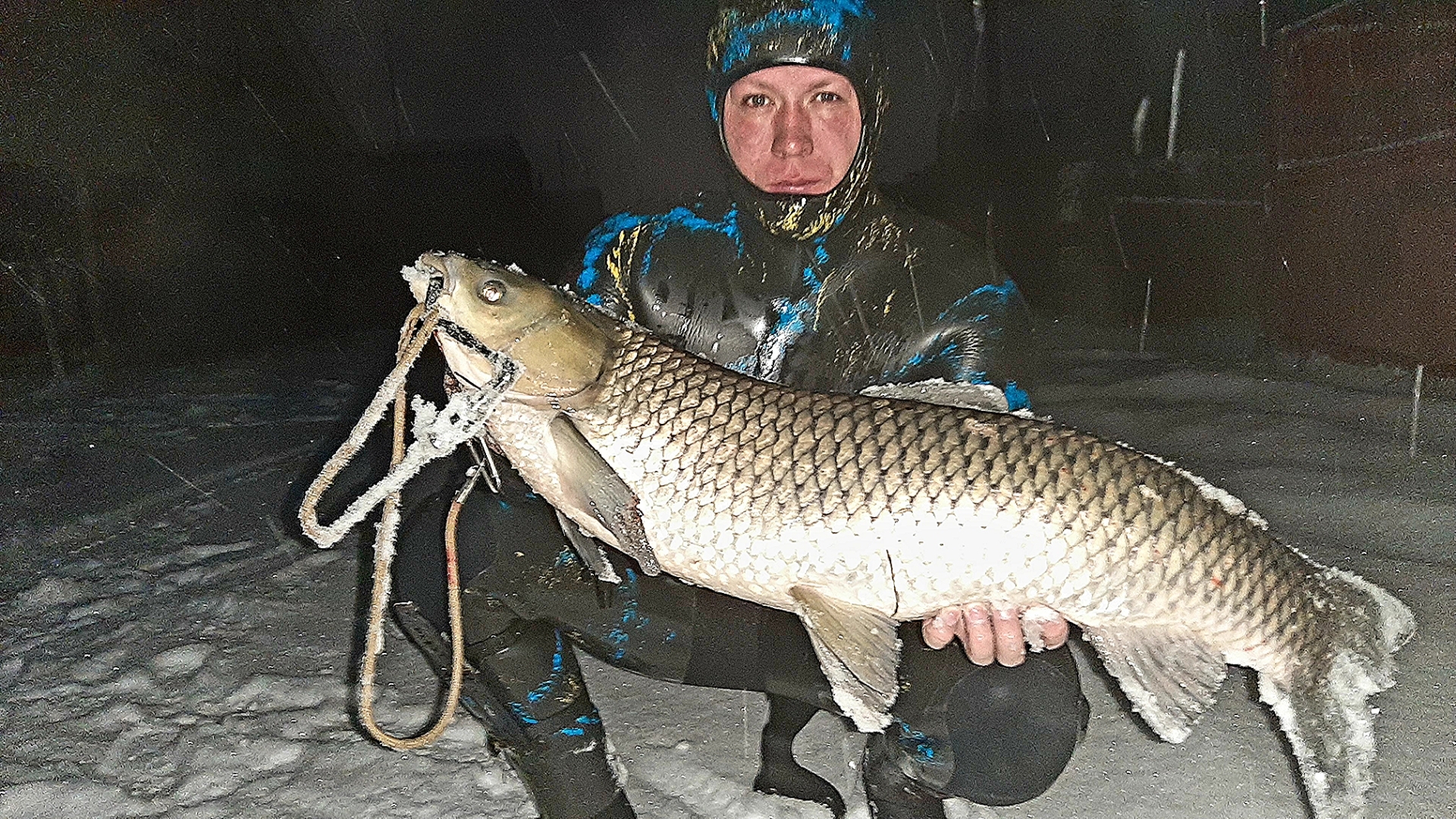Встреча с Гигантом Под Новый Год. Подводная Охота в Башкирии смотреть онлайн