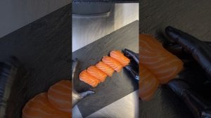 Суши с лососем в домашних условиях за 3 минуты. Salmon Sushi in 3 minutes