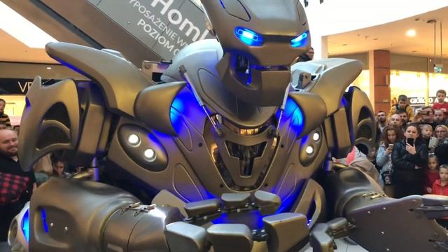 Titan the Robot - Poland - Koszalin 24.11.2019 part 3 смотреть онлайн