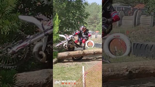 ЧТО ДЕЛАТЬ ЕСЛИ НЕ МОЖЕШЬ ПЕРЕЕХАТЬ БРЕВНО  #enduro #эндуро #fails #фейлы