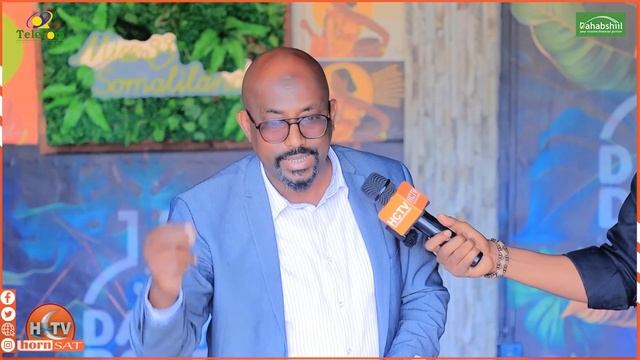 "Maayir Mooge Wuu Diley OdeygiiMiskiinka Ahaa, Wuxu Yidhi Eega Sidan U Eekaadey MaDumarbaa"Nuuradii смотреть онлайн