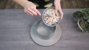куриный салат с черносливом и чесноком.mp4