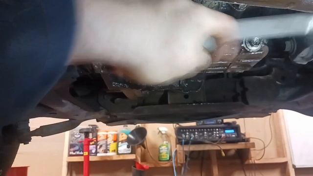 98-04 Blazer Jimmy Bravad0 all 4.3l oil change смотреть онлайн