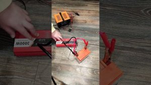 Циркуляция электричества в цепи инвертора и зарядного устройства для АКБ.