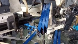 Ленточная пила по металлу в работе