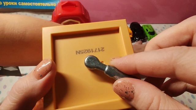 Распаковка сюрпризов, распаковка игрушек. Welly, машинки.