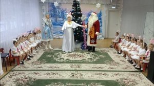 "Заяц хваста" новогодний утренник в младшей группе