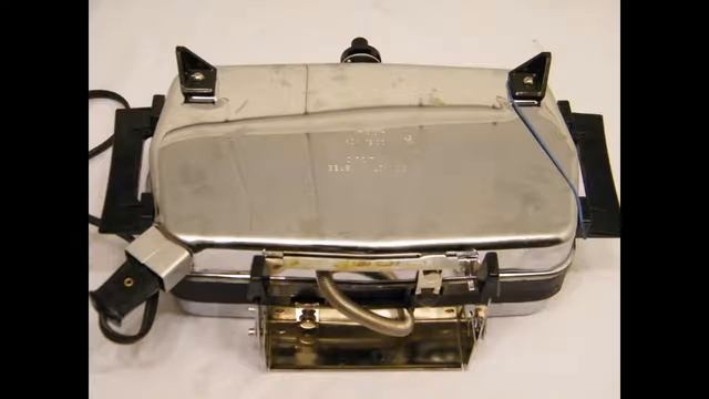 VINTAGE 1960s BLACK ANGUS ELECTRIC CHROME DONUT DOUGHNUT MAKER 60's ERA смотреть онлайн