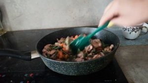 Куриная печень с помидорами. Ужин.