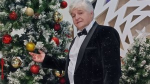 ДРУЗЬЯ С НАСТУПАЮЩИМ НОВЫМ ГОДОМ! "ПЯТЬ МИНУТ" 
к/ф "КАРНАВАЛЬНАЯ НОЧЬ. АЛЕКСАНДР ЗОРИН.