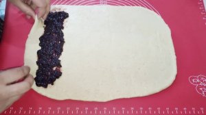 Рулеты из#дрожжевого теста с повидлом/Pia with jem