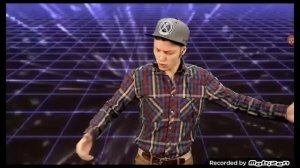 Он показал писюн клип