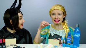 Хорошая Принцесса против Плохой Принцессы! Голубая Еда или Черная Еда Цветной Челлендж от Пико Поки
