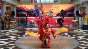 Танец китайских маленьких Драконов. Китайские артисты в Москве