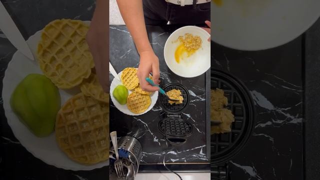 Овсяные вафли на завтрак                        Oatmeal waffles for breakfast