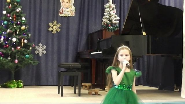 Мильке Ева "Елочке не холодно зимой"