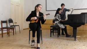 Алина Илясова (домра) // Г. Венявский. Романс