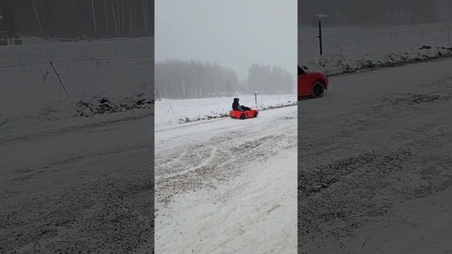 Видимо игрушка больше для папы 😀